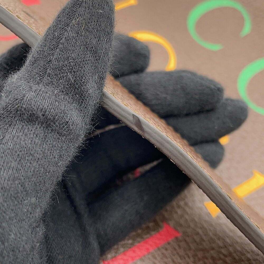GUCCI Brown Pouch - Picture 9 of 13